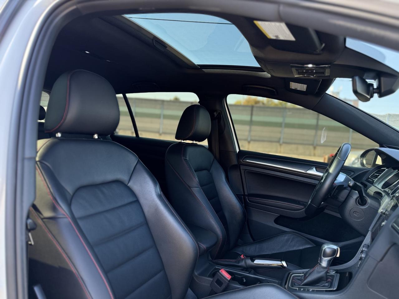 2018 Volkswagen Golf GTI Autobahn DSG   MINT! Photo