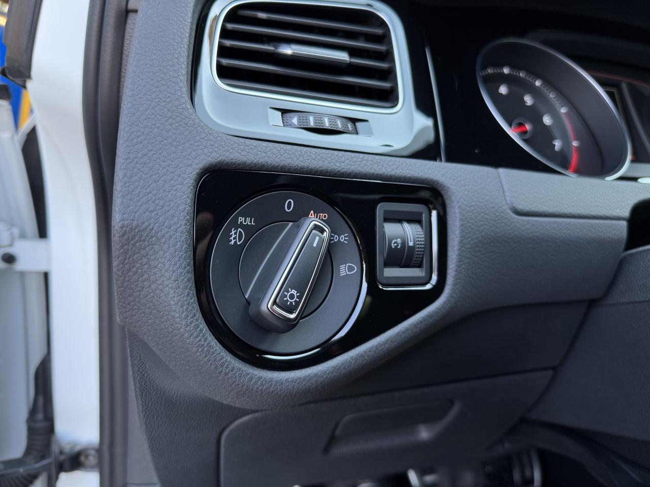 2018 Volkswagen Golf GTI Autobahn DSG   MINT! Photo