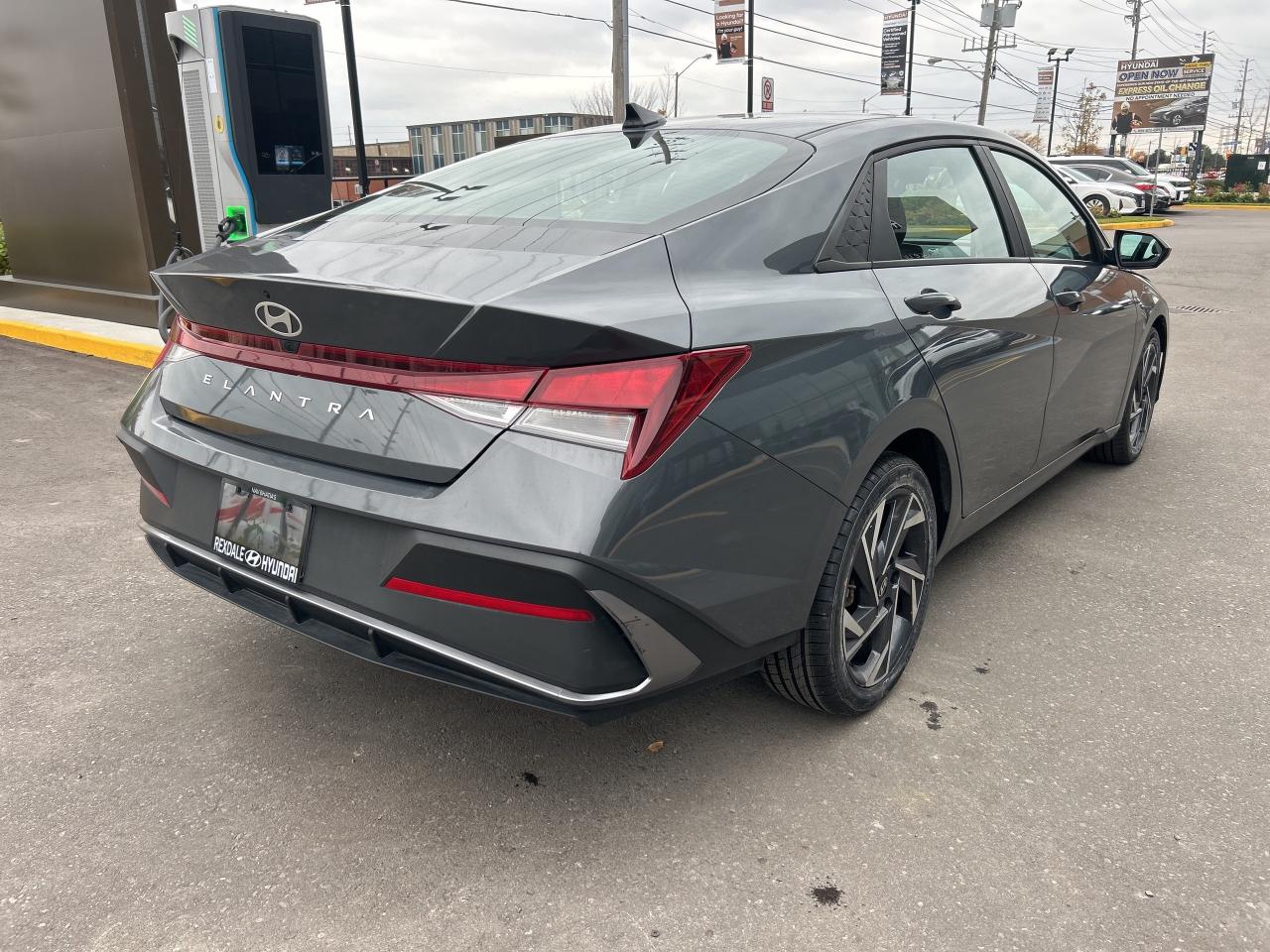 2024 Hyundai Elantra Preferred IVT w-Tech Pkg   Starting from 4.49% OAC Photo