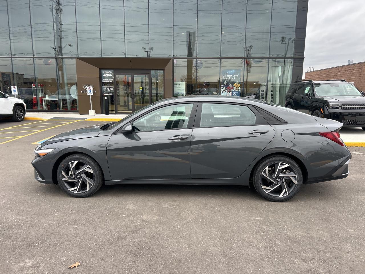 2024 Hyundai Elantra Preferred IVT w-Tech Pkg   Starting from 4.49% OAC Photo