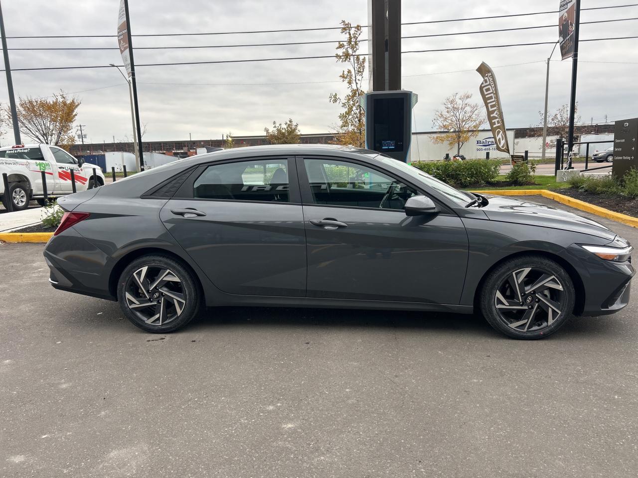 2024 Hyundai Elantra Preferred IVT w-Tech Pkg   Starting from 4.49% OAC Photo