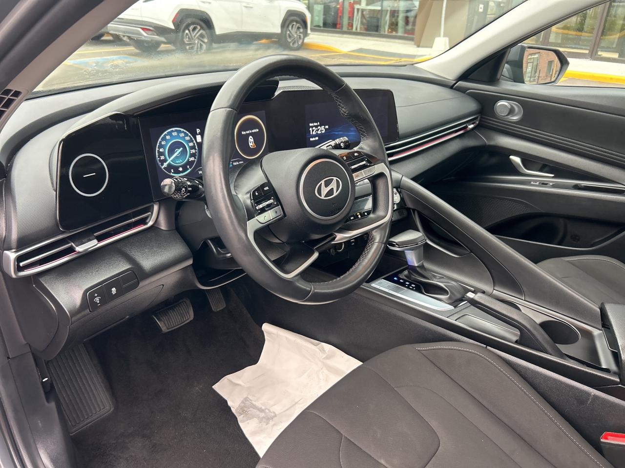 2024 Hyundai Elantra Preferred IVT w-Tech Pkg   Starting from 4.49% OAC Photo