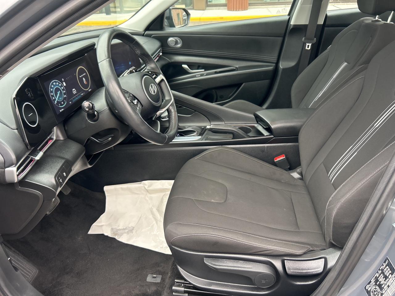 2024 Hyundai Elantra Preferred IVT w-Tech Pkg   Starting from 4.49% OAC Photo