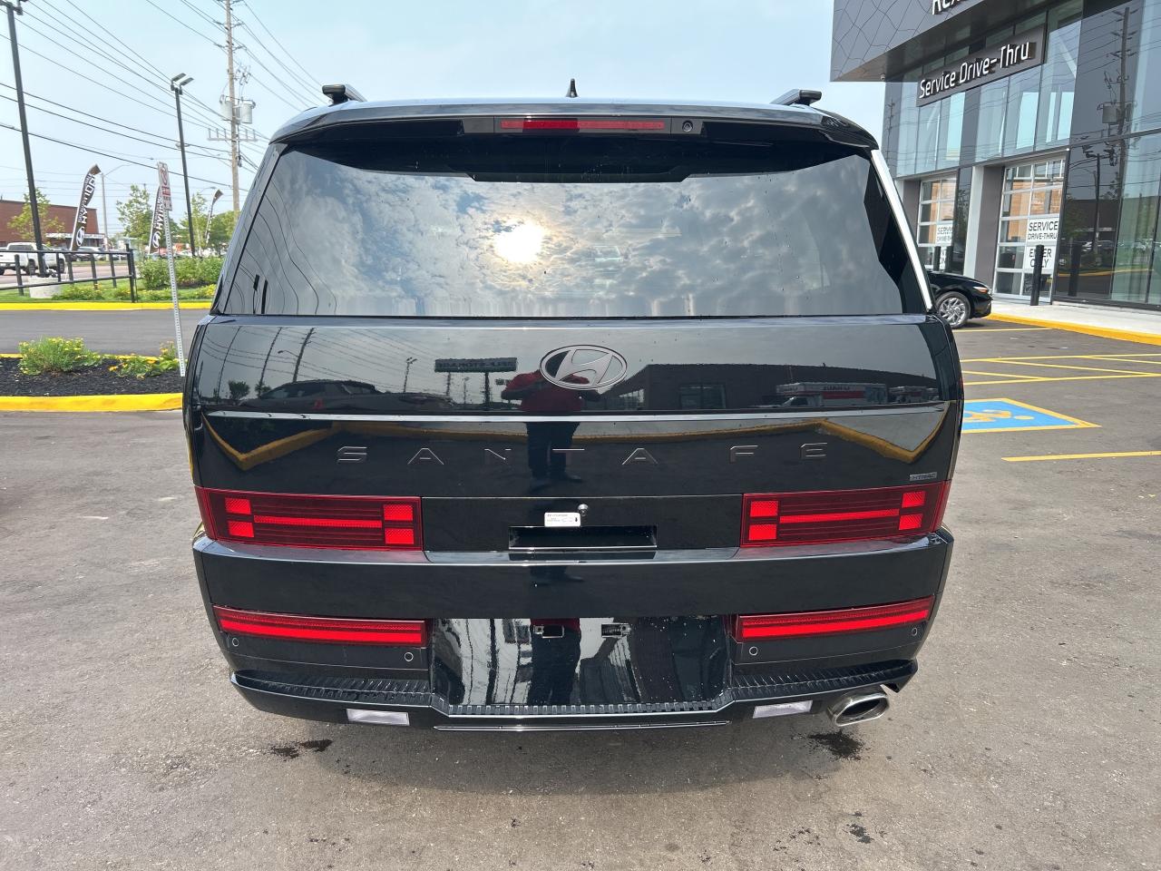 2024 Hyundai Santa Fe Ultimate Calligraphy AWD w-Beige Interior Photo3