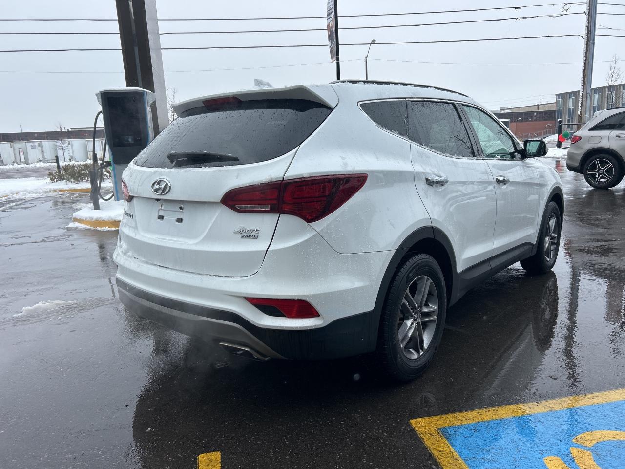 2018 Hyundai Santa Fe Sport 2.4L Luxury AWD Photo