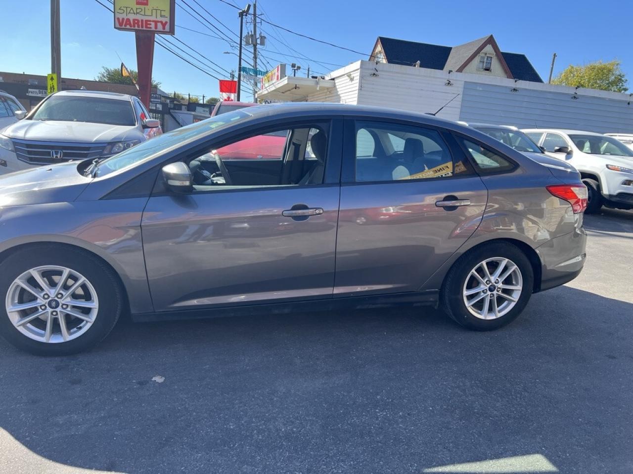 2014 Ford Focus SE AUTOMATIC Photo