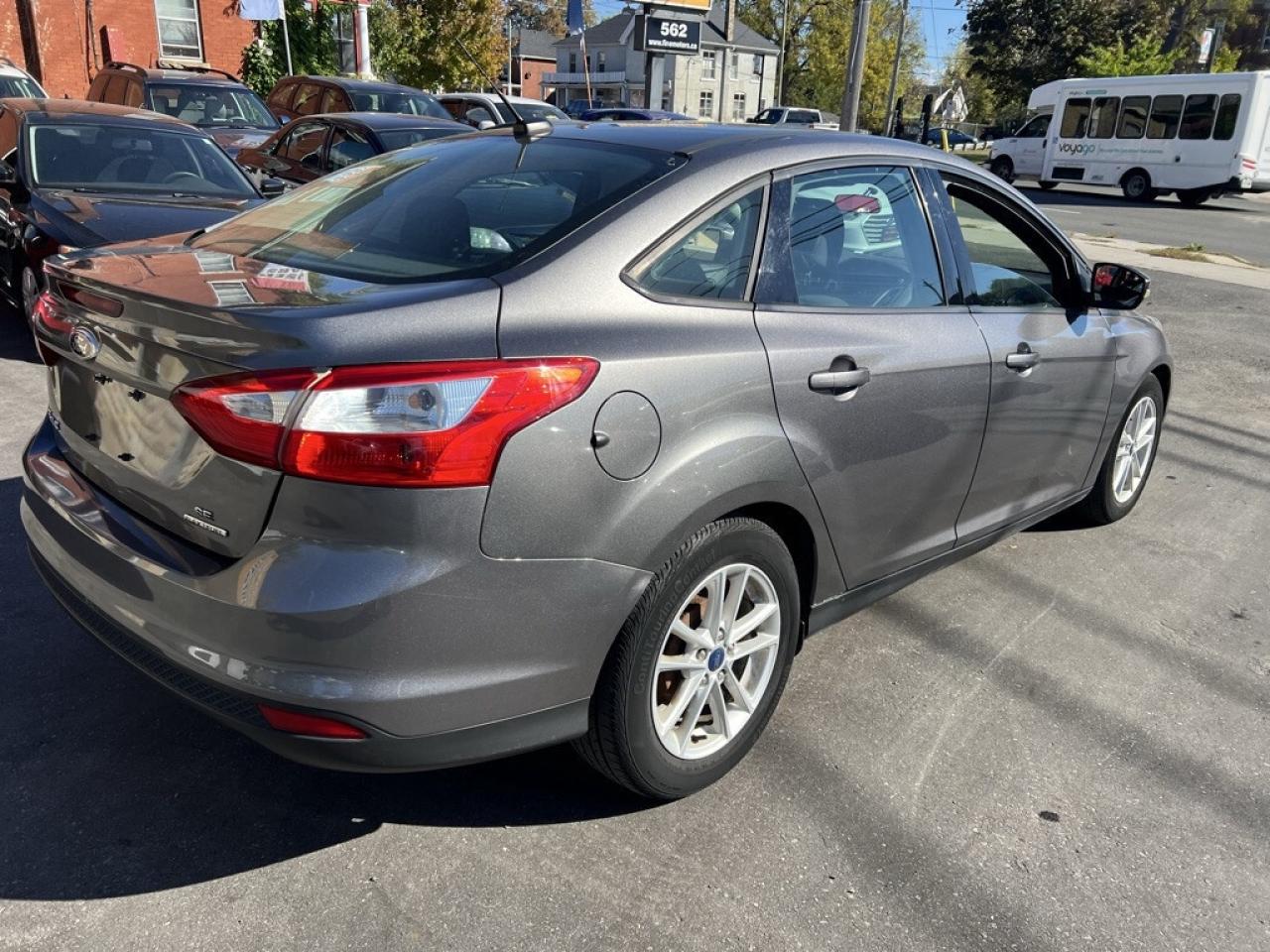 2014 Ford Focus SE AUTOMATIC Photo