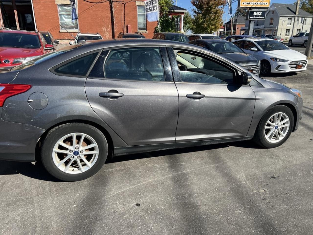 2014 Ford Focus SE AUTOMATIC Photo