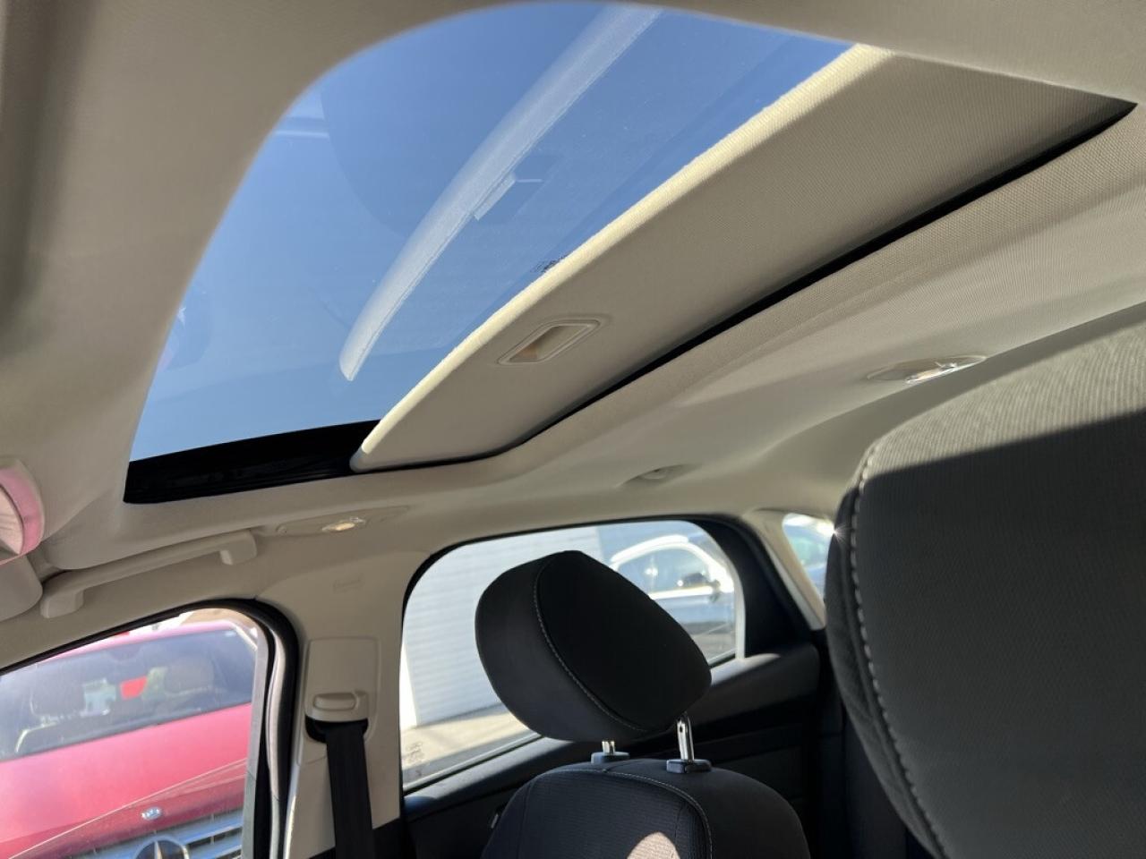 2014 Ford Focus SE AUTOMATIC Photo