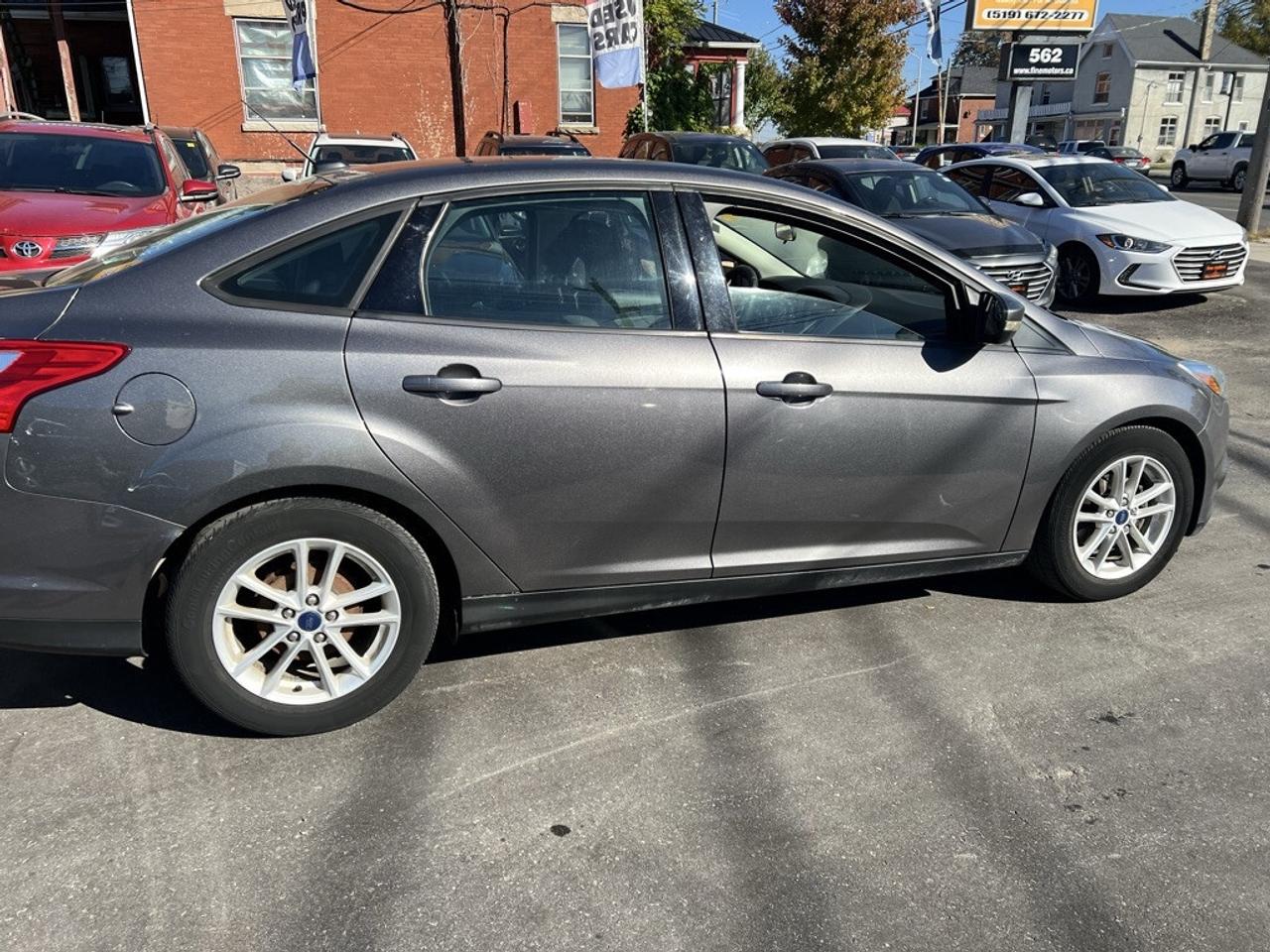 2014 Ford Focus SE AUTOMATIC Photo
