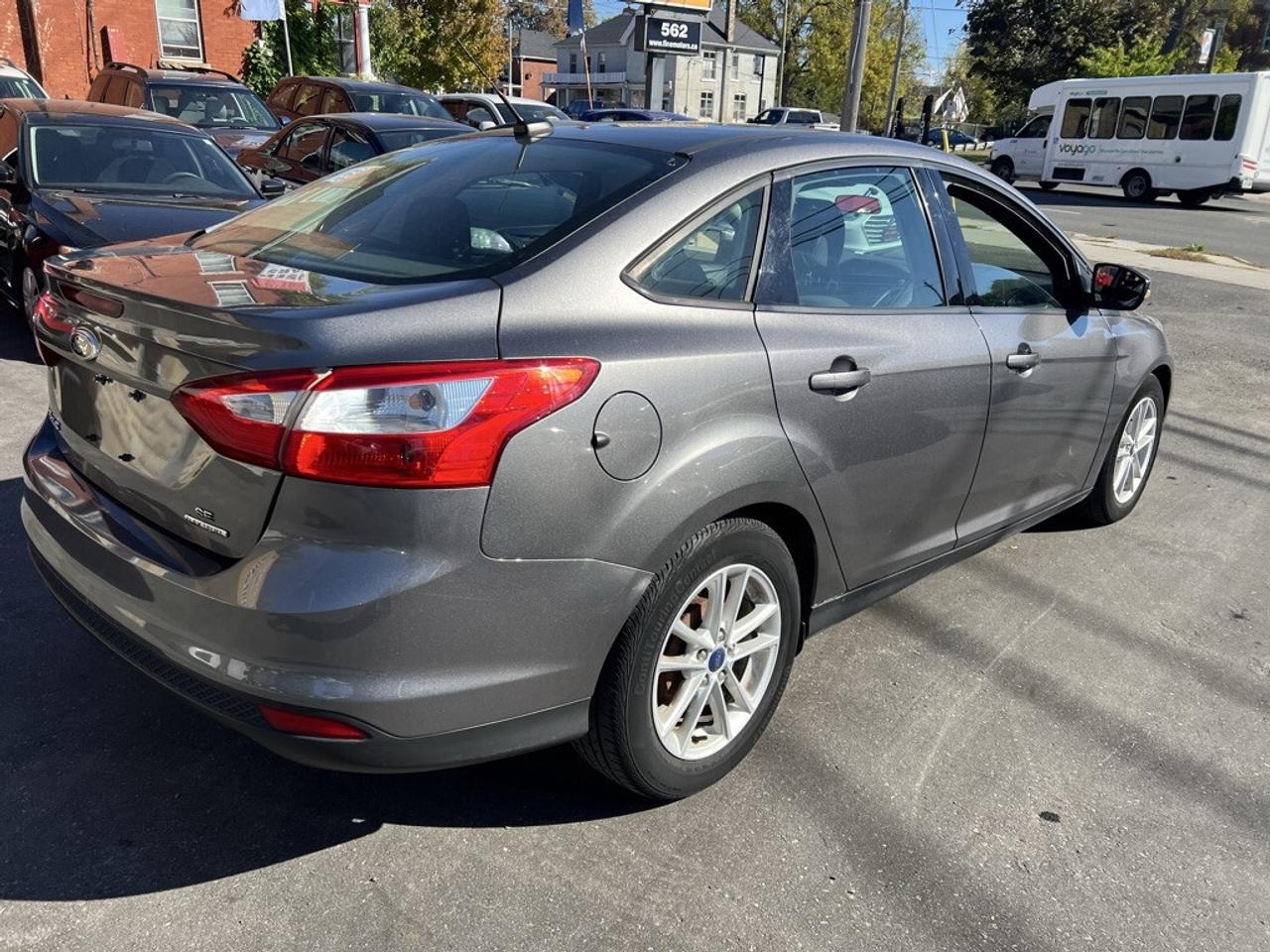 2014 Ford Focus SE AUTOMATIC Photo