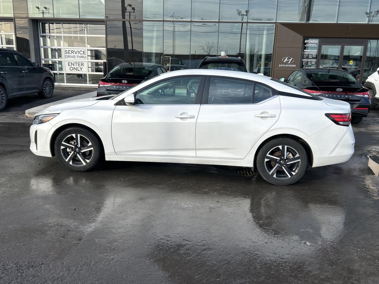 2024 Nissan Sentra SV CVT Photo