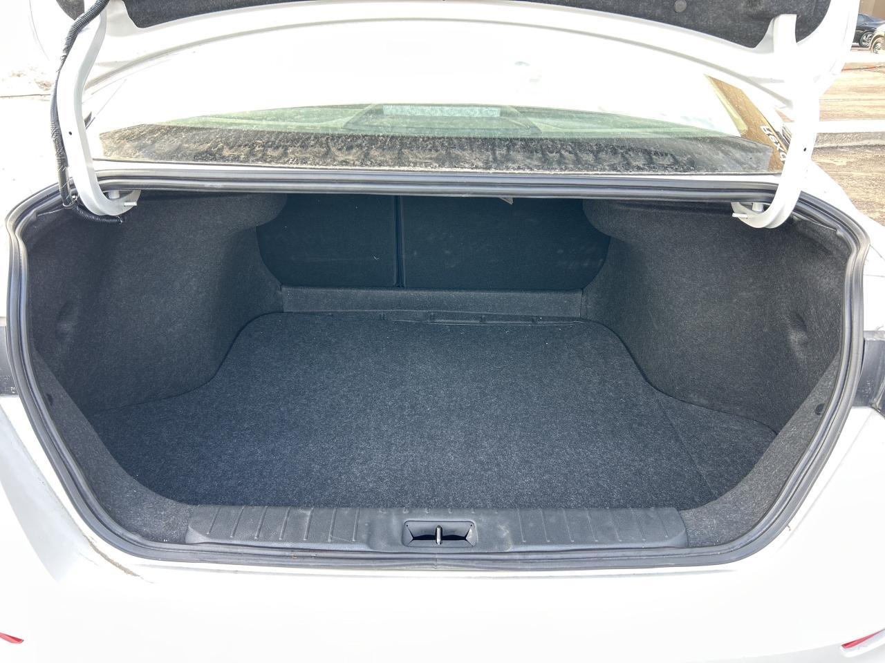 2024 Nissan Sentra SV CVT Photo