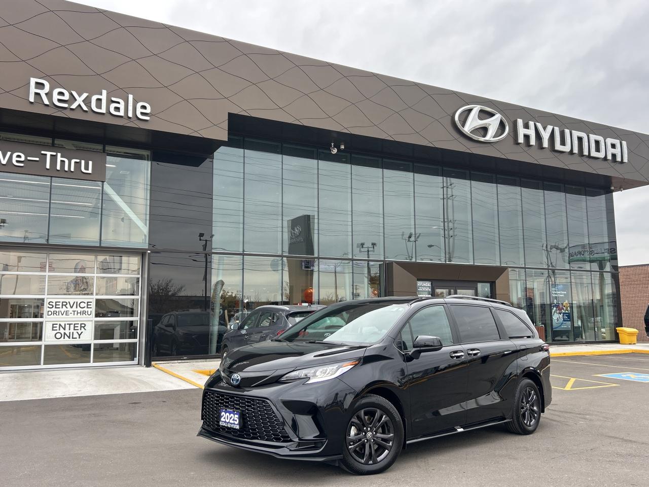 2025 Toyota Sienna XSE 7-Passenger AWD Photo