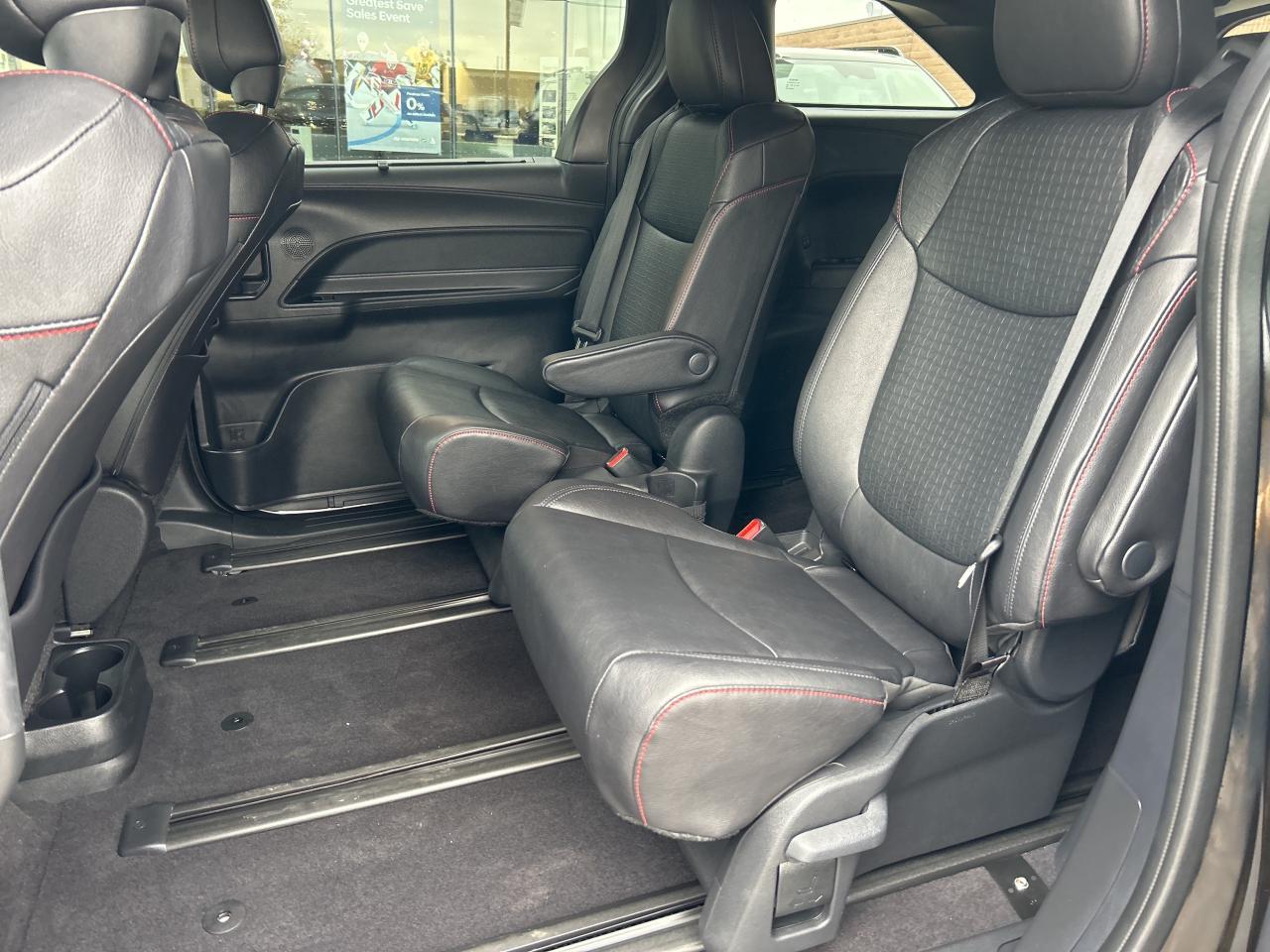 2025 Toyota Sienna XSE 7-Passenger AWD Photo