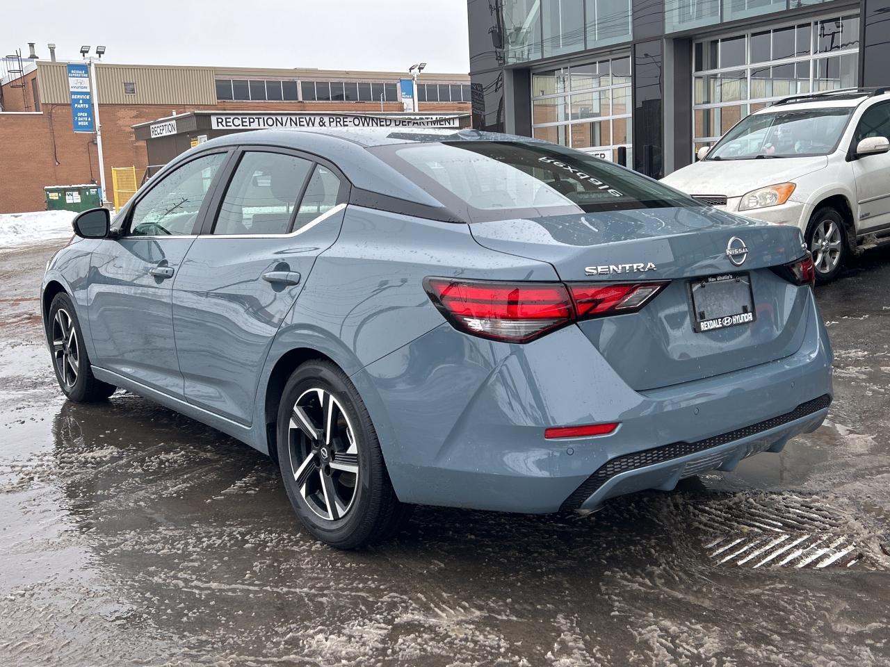 2024 Nissan Sentra SV CVT Photo