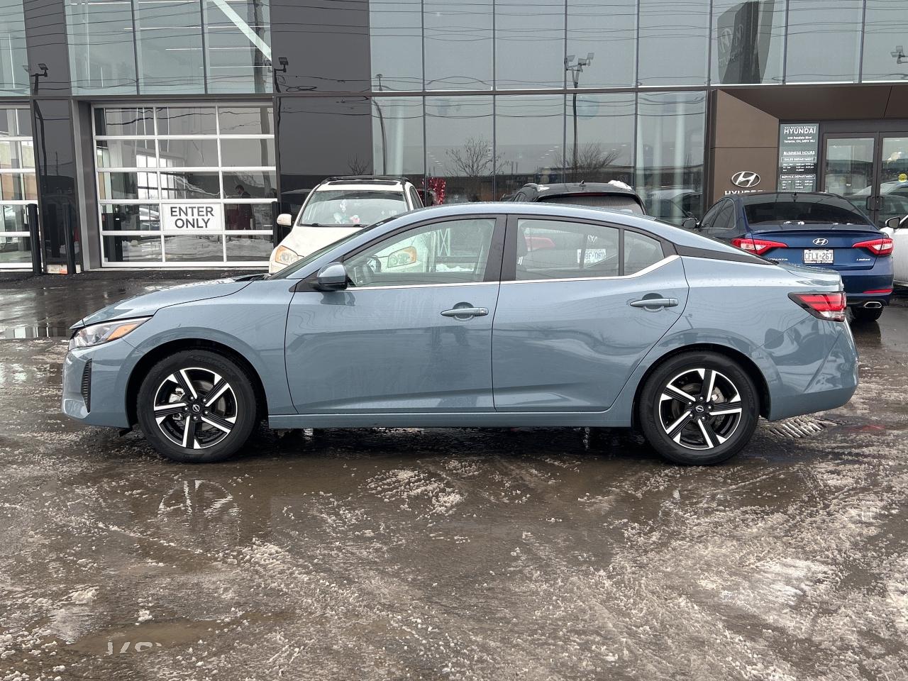 2024 Nissan Sentra SV CVT Photo