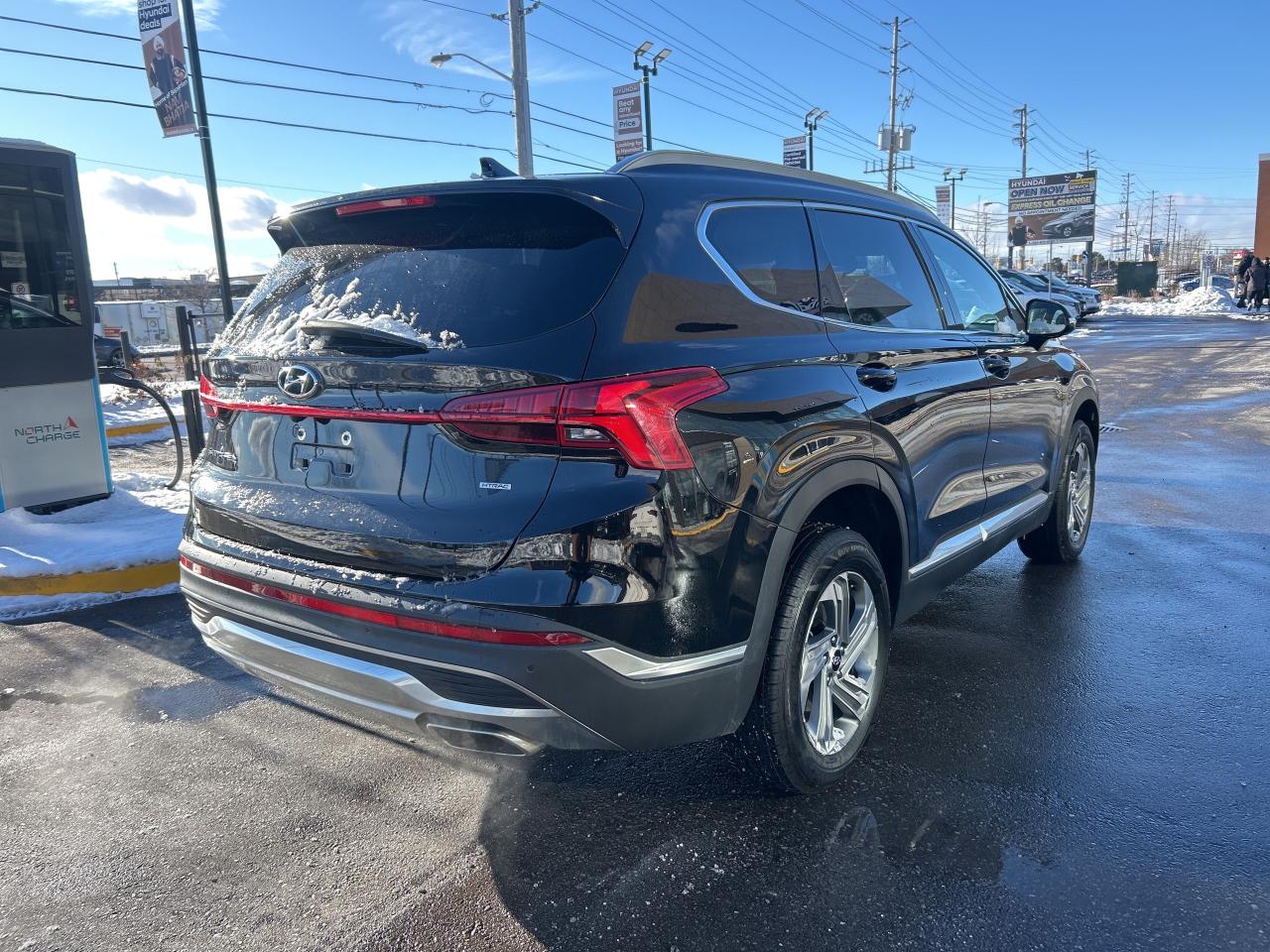 2021 Hyundai Santa Fe Preferred AWD wTrend Package   Starting from 5.29% Photo4