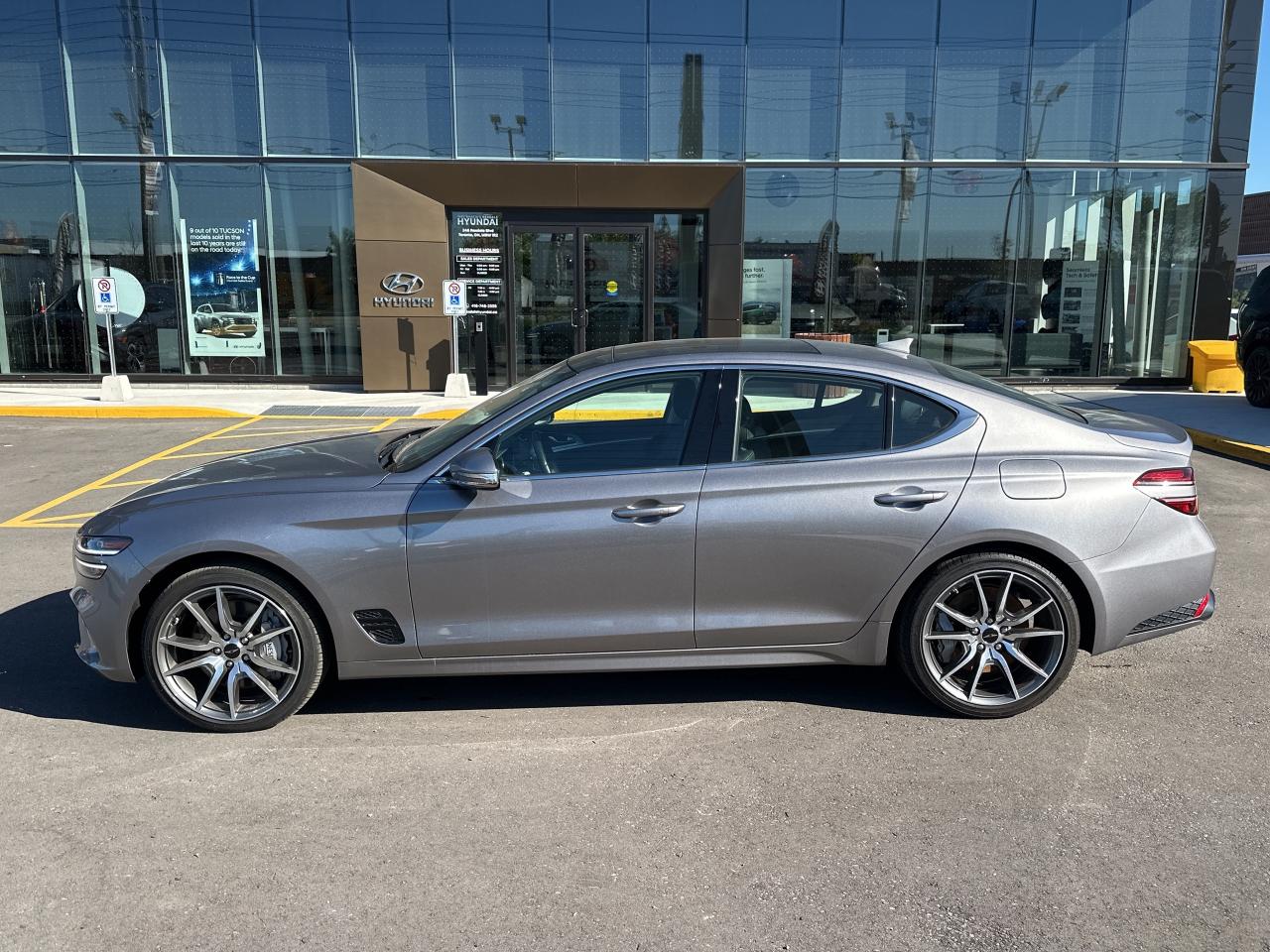 2024 Genesis G70 2.5T Advanced AWD Photo4