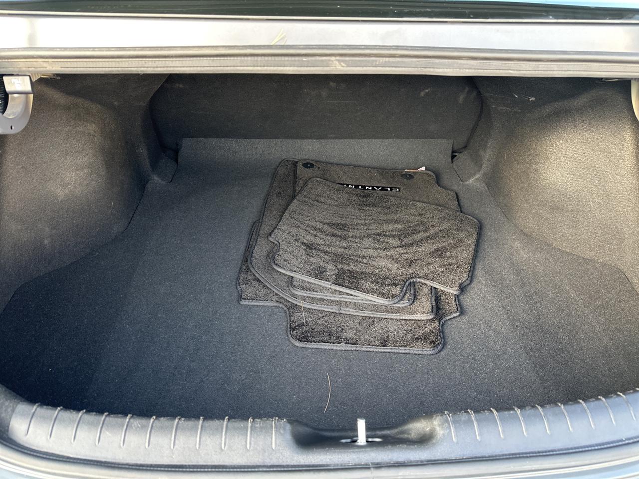 2025 Hyundai Elantra Preferred IVT w-Tech Pkg   Starting from 4.49% OAC Photo