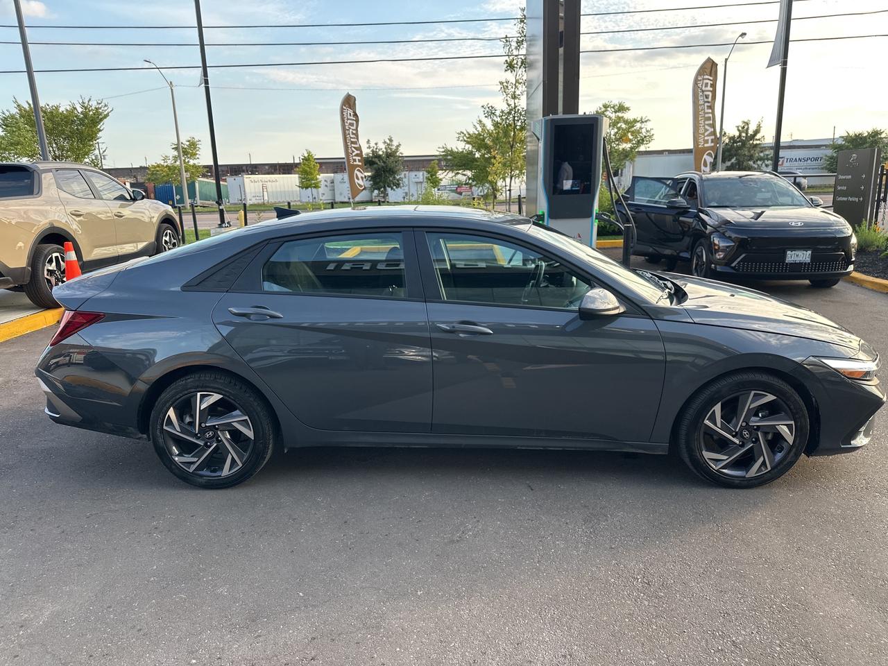 2025 Hyundai Elantra Preferred IVT w-Tech Pkg   Starting from 4.69% OAC Photo