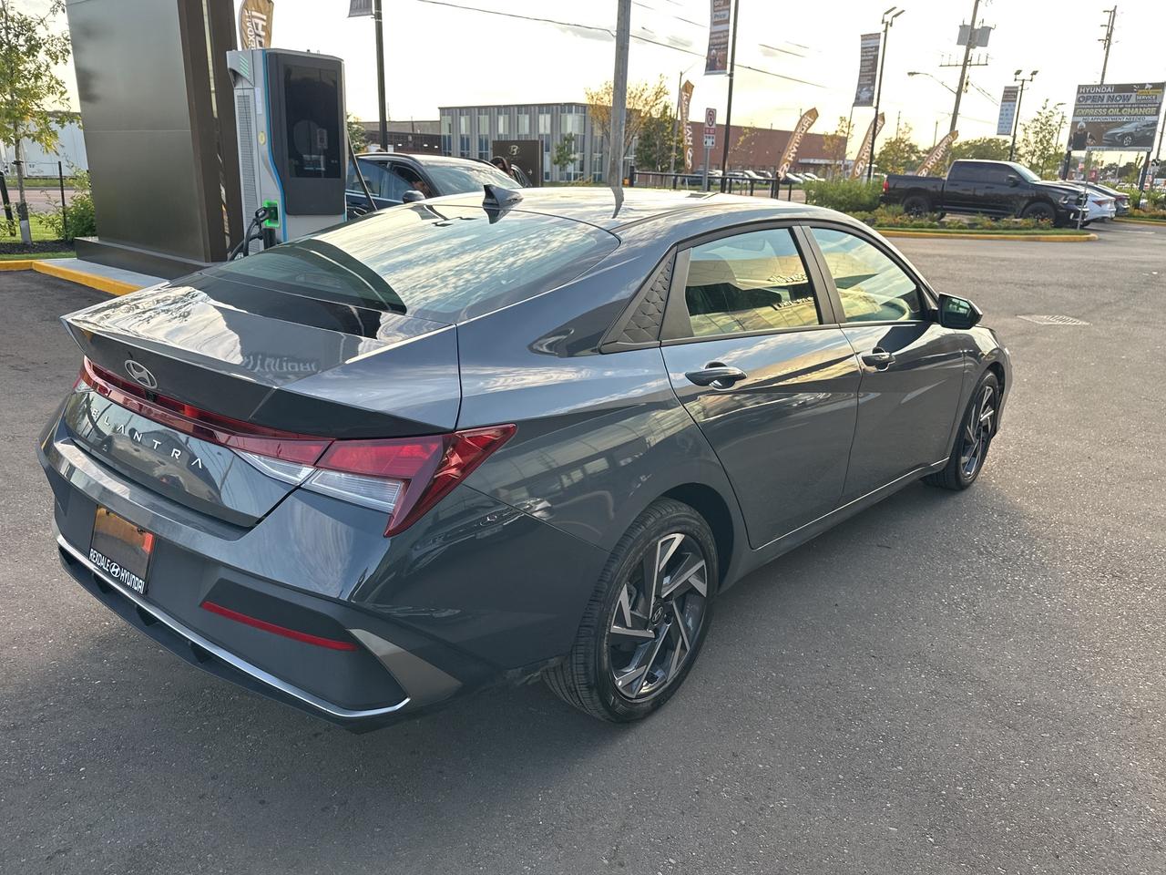 2025 Hyundai Elantra Preferred IVT w-Tech Pkg   Starting from 4.69% OAC Photo