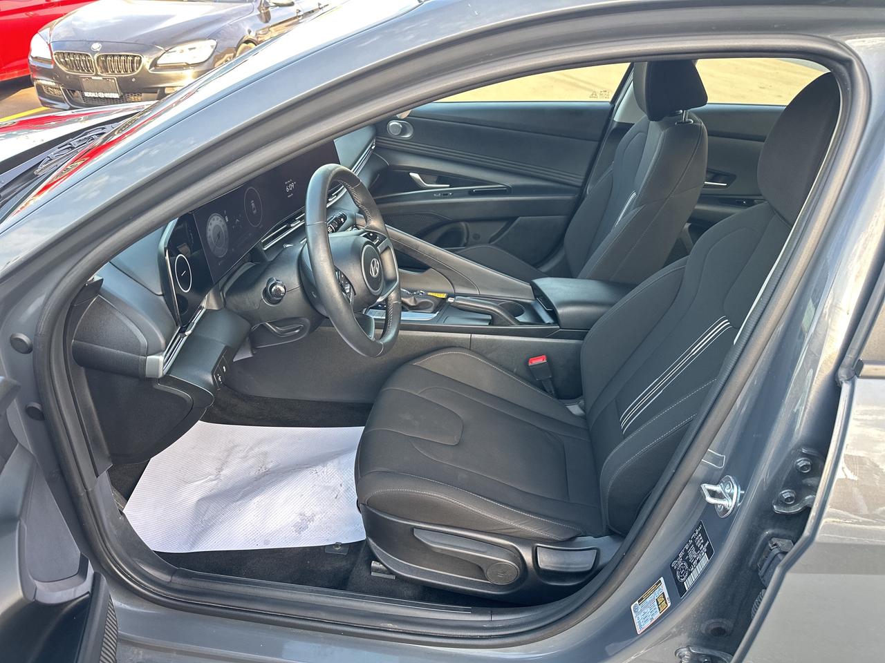 2025 Hyundai Elantra Preferred IVT w-Tech Pkg   Starting from 4.69% OAC Photo