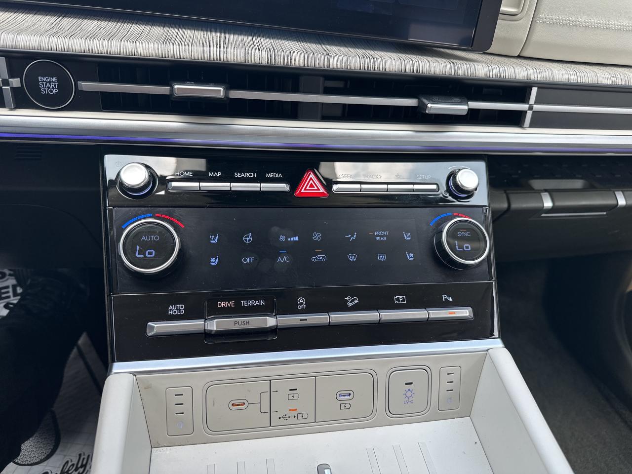 2024 Hyundai Santa Fe Ultimate Calligraphy AWD w-Beige Interior Photo