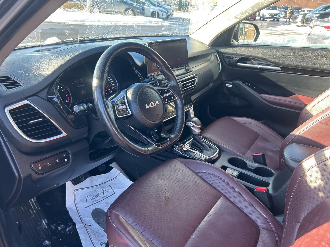 2022 Kia Seltos SX Turbo AWD w-Burgundy Interior Photo