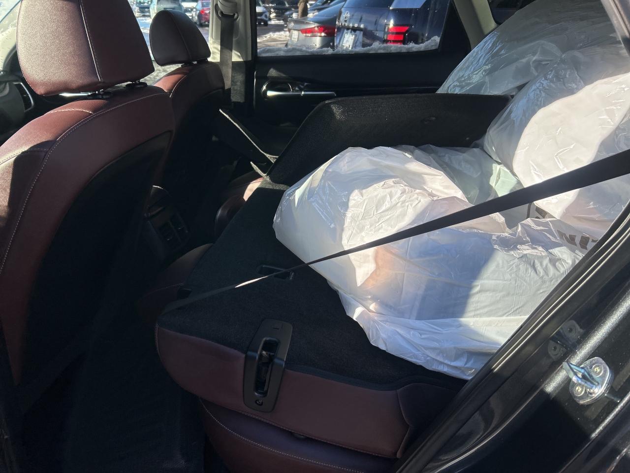 2022 Kia Seltos SX Turbo AWD w-Burgundy Interior Photo