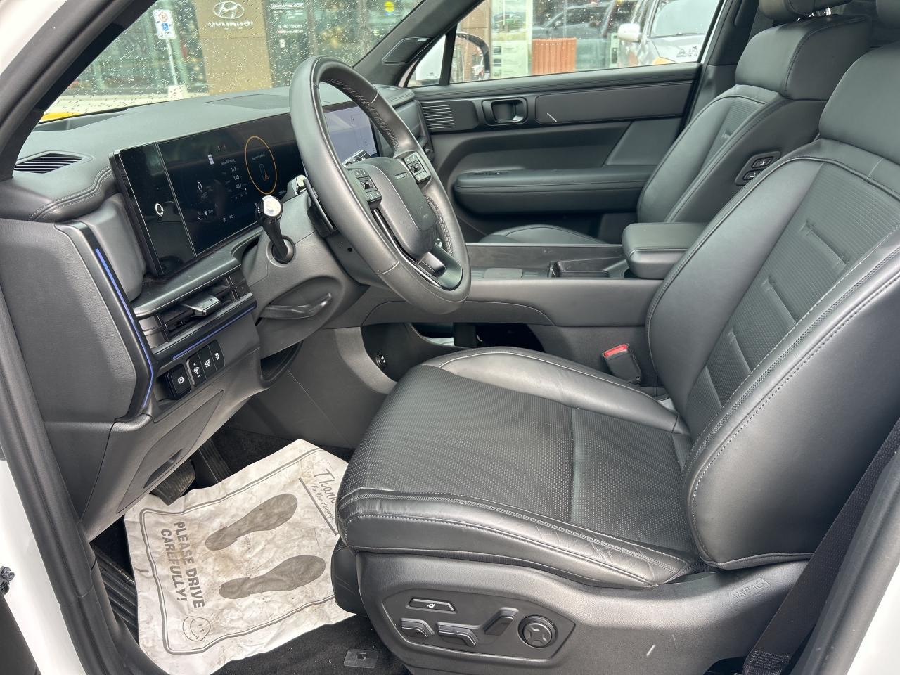 2025 Hyundai Santa Fe Ultimate Calligraphy AWD   Starting from 5.29% OAC Photo