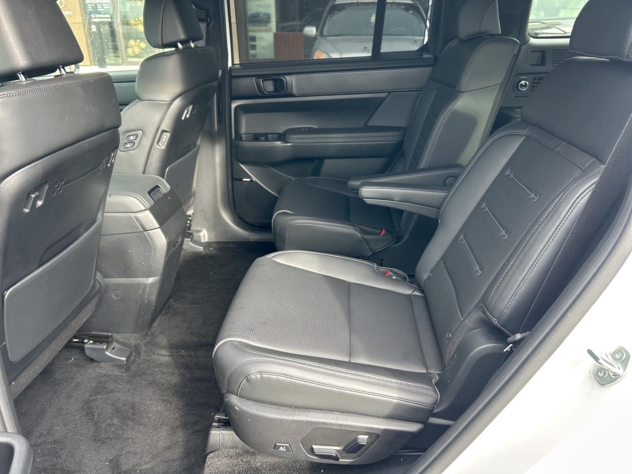 2025 Hyundai Santa Fe Ultimate Calligraphy AWD   Starting from 5.29% OAC Photo