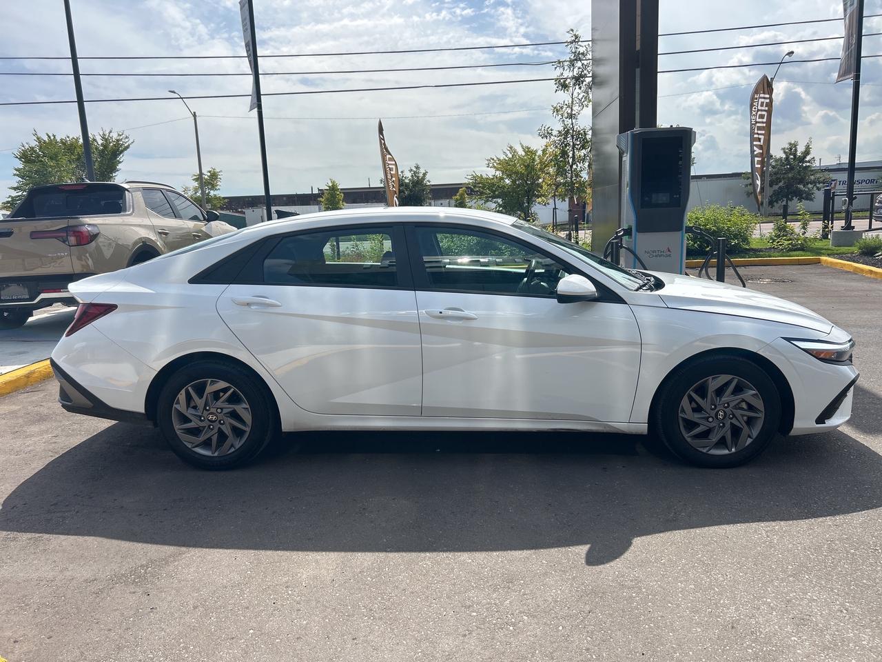 2025 Hyundai Elantra Preferred IVT   Starting from 4.69% OAC Photo