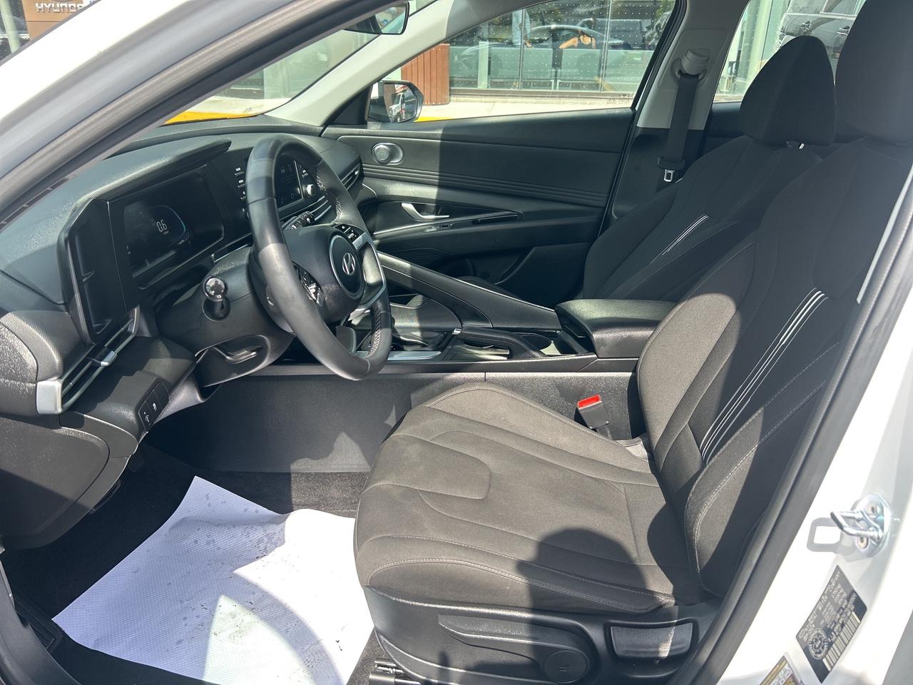 2025 Hyundai Elantra Preferred IVT   Starting from 4.69% OAC Photo