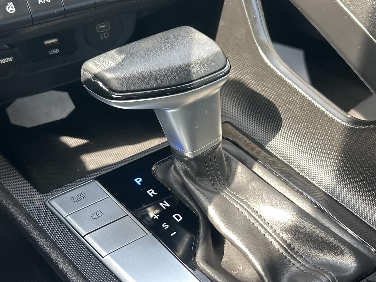 2025 Hyundai Elantra Preferred IVT   Starting from 4.69% OAC Photo