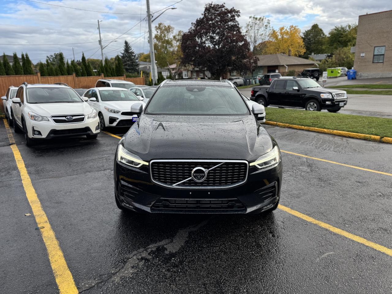2019 Volvo XC60 T6 AWD R-Design   0 Accidents Photo2