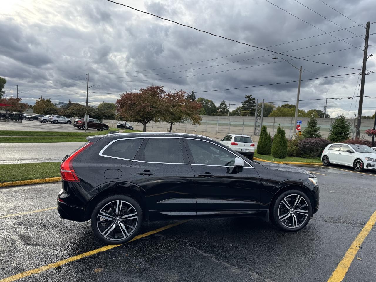 2019 Volvo XC60 T6 AWD R-Design   0 Accidents Photo4
