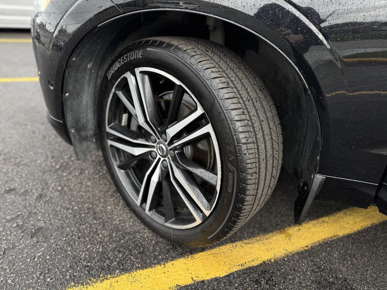 2019 Volvo XC60 T6 AWD R-Design   0 Accidents Photo