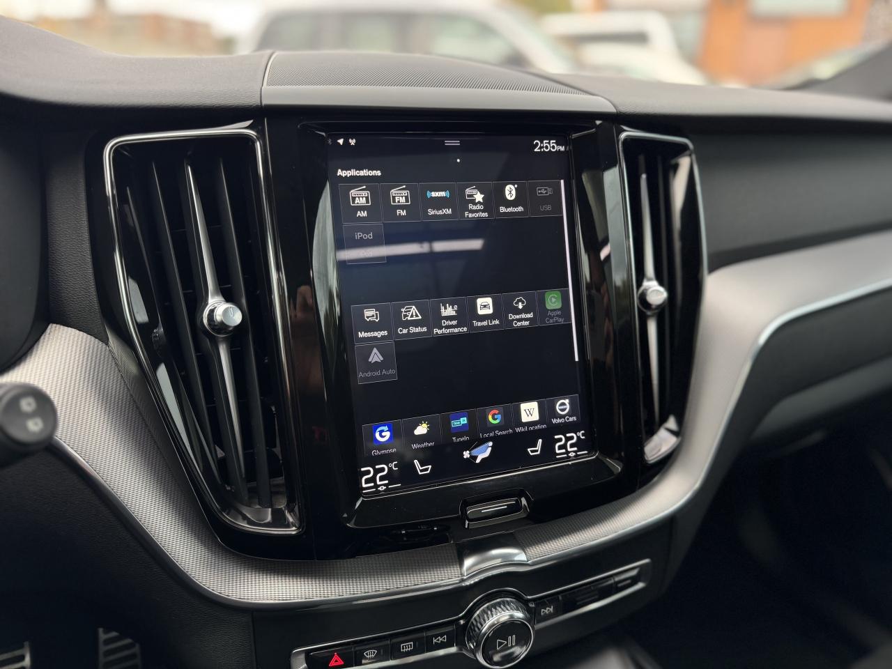 2019 Volvo XC60 T6 AWD R-Design   0 Accidents Photo