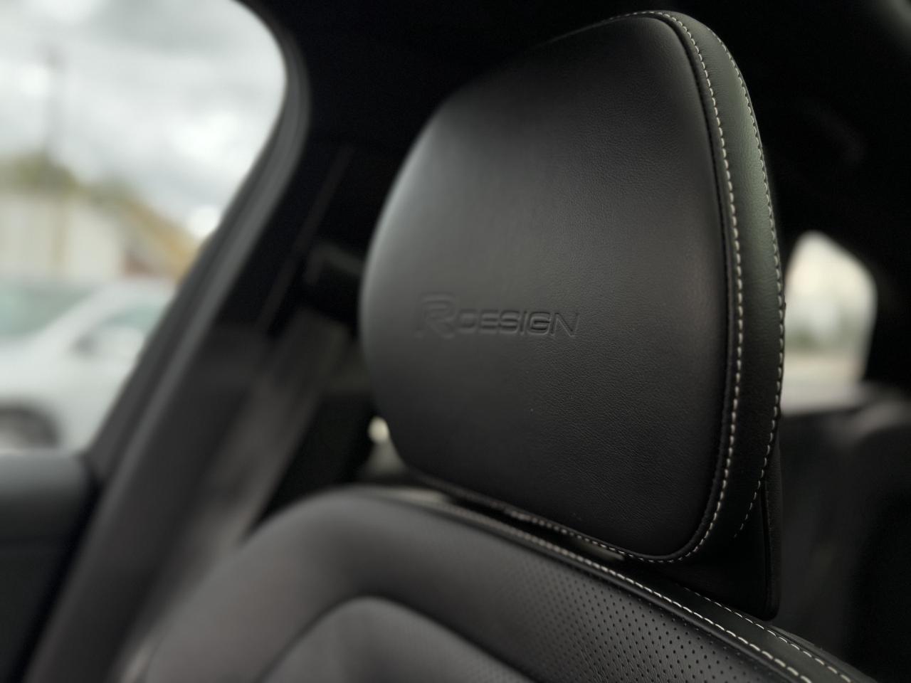 2019 Volvo XC60 T6 AWD R-Design   0 Accidents Photo