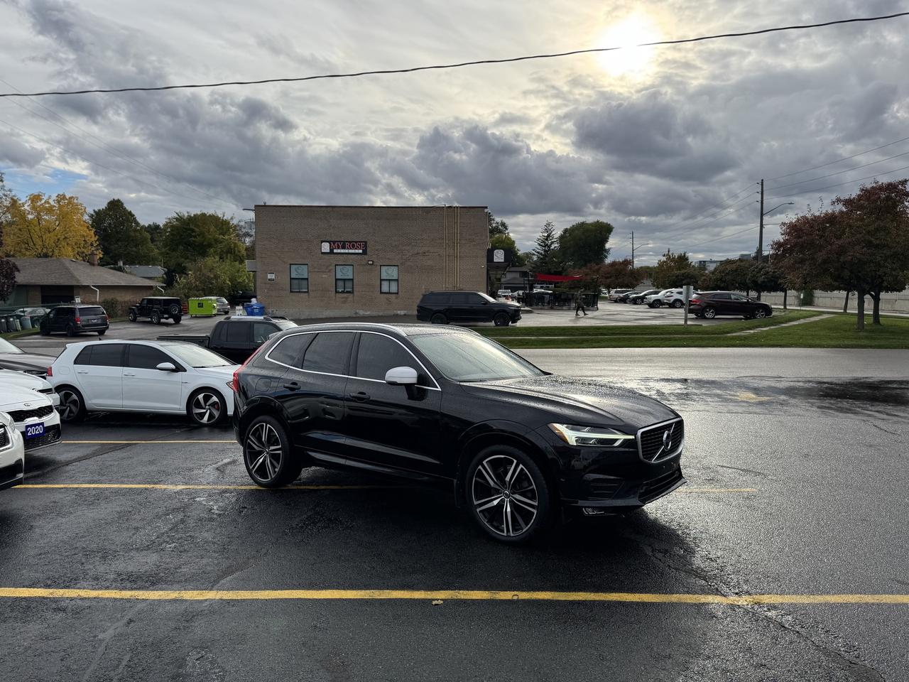 2019 Volvo XC60 T6 AWD R-Design   0 Accidents Photo3