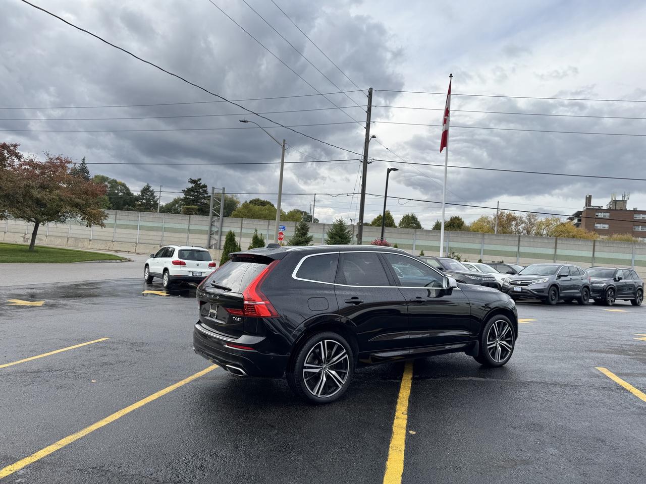 2019 Volvo XC60 T6 AWD R-Design   0 Accidents Photo