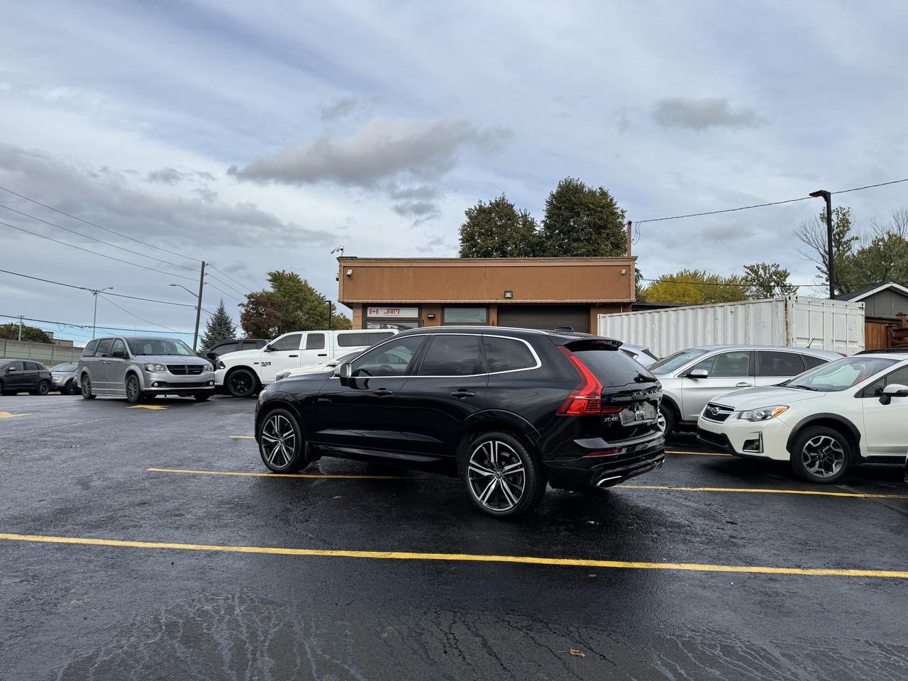 2019 Volvo XC60 T6 AWD R-Design   0 Accidents Photo
