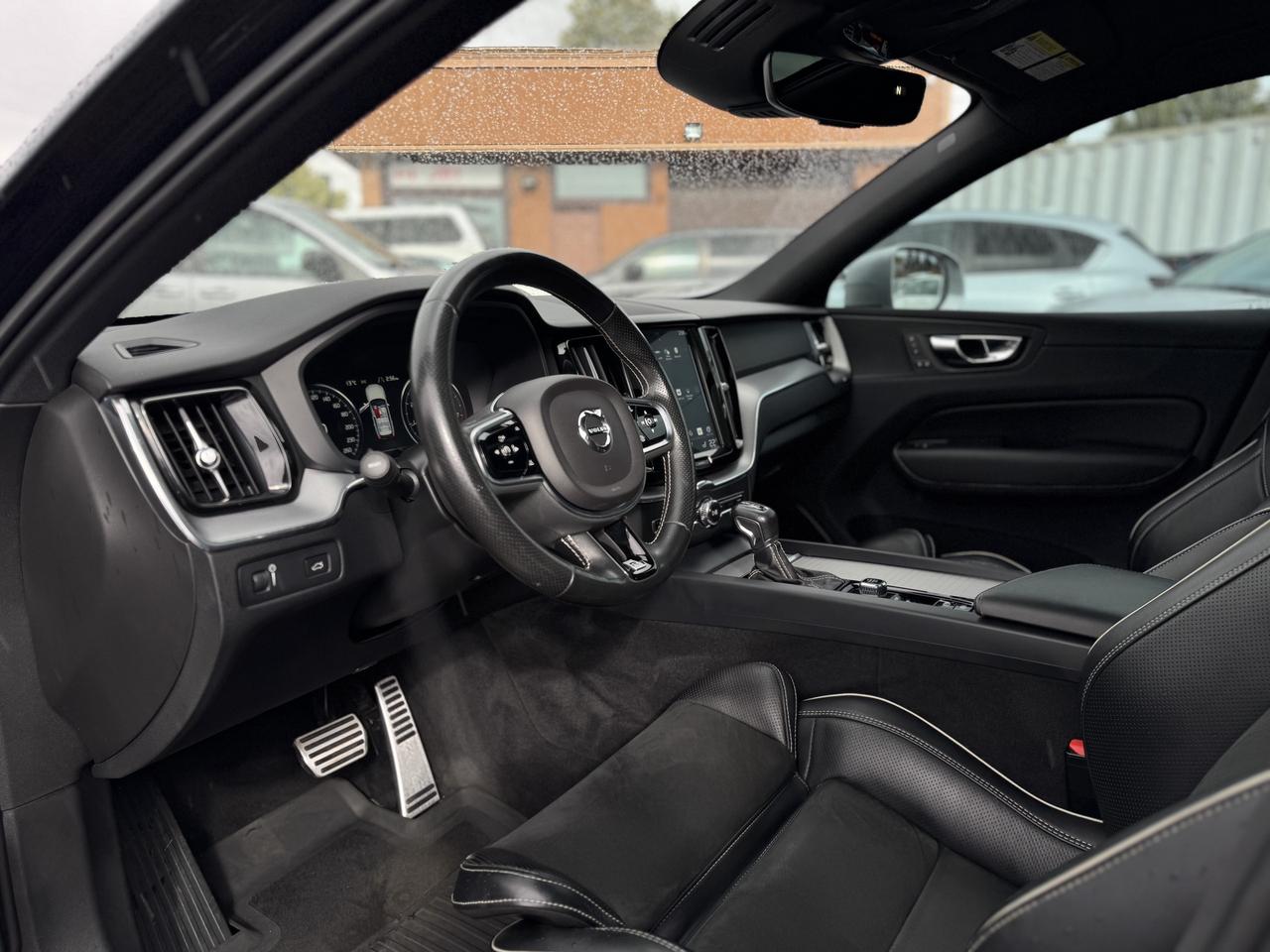 2019 Volvo XC60 T6 AWD R-Design   0 Accidents Photo
