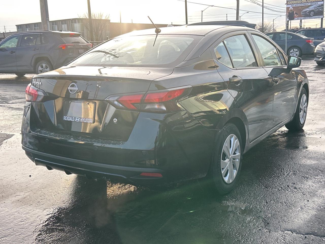 2024 Nissan Versa S CVT   CLEAN CAR FAX Photo4