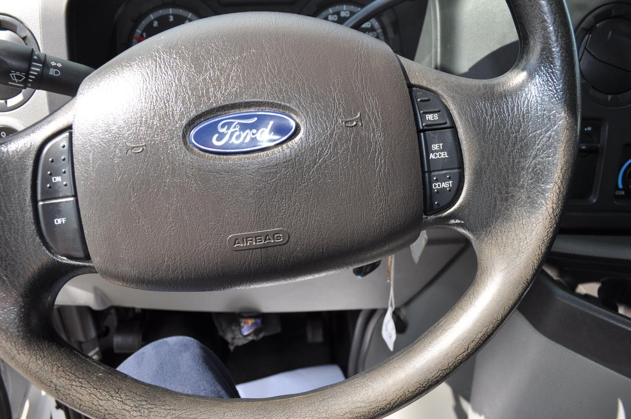 2019 Ford Econoline 3 Passenger/ High Box / Free Two Year Warranty / Photo