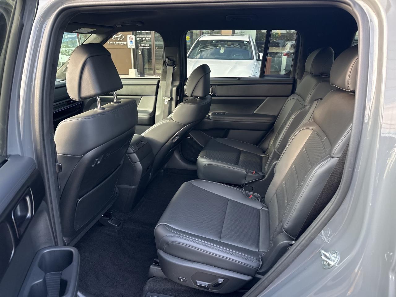 2024 Hyundai Santa Fe Ultimate Calligraphy AWD   Starting from 5.29% OAC Photo