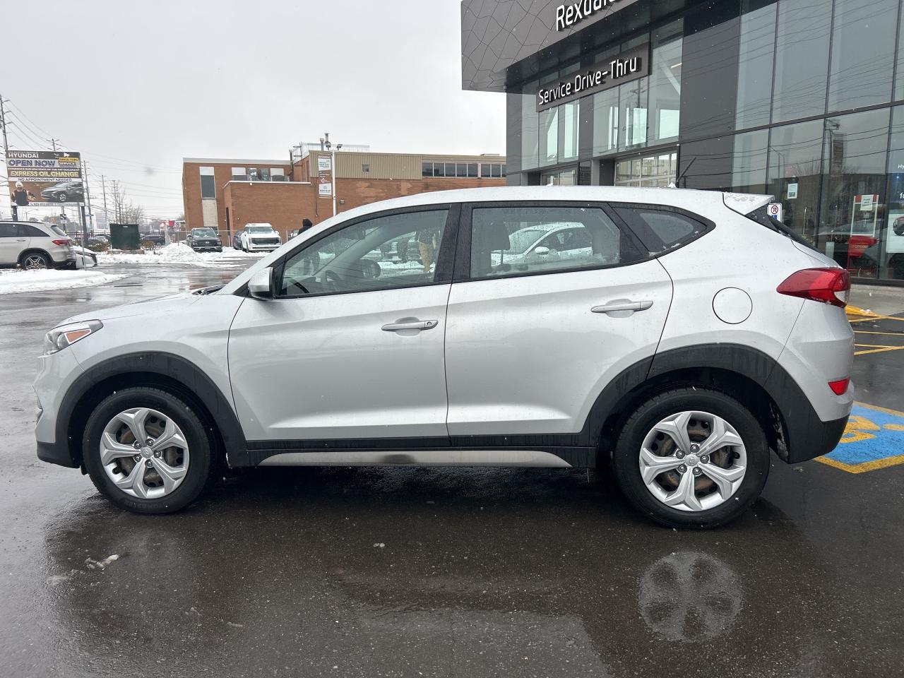 2017 Hyundai Tucson SE AWD 4dr 2.0L Photo