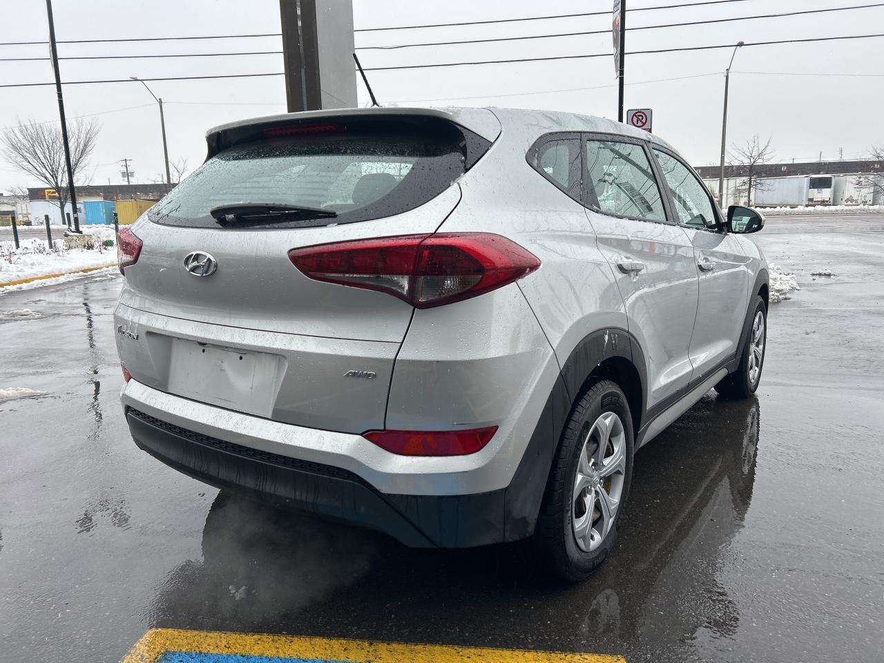 2017 Hyundai Tucson SE AWD 4dr 2.0L Photo4