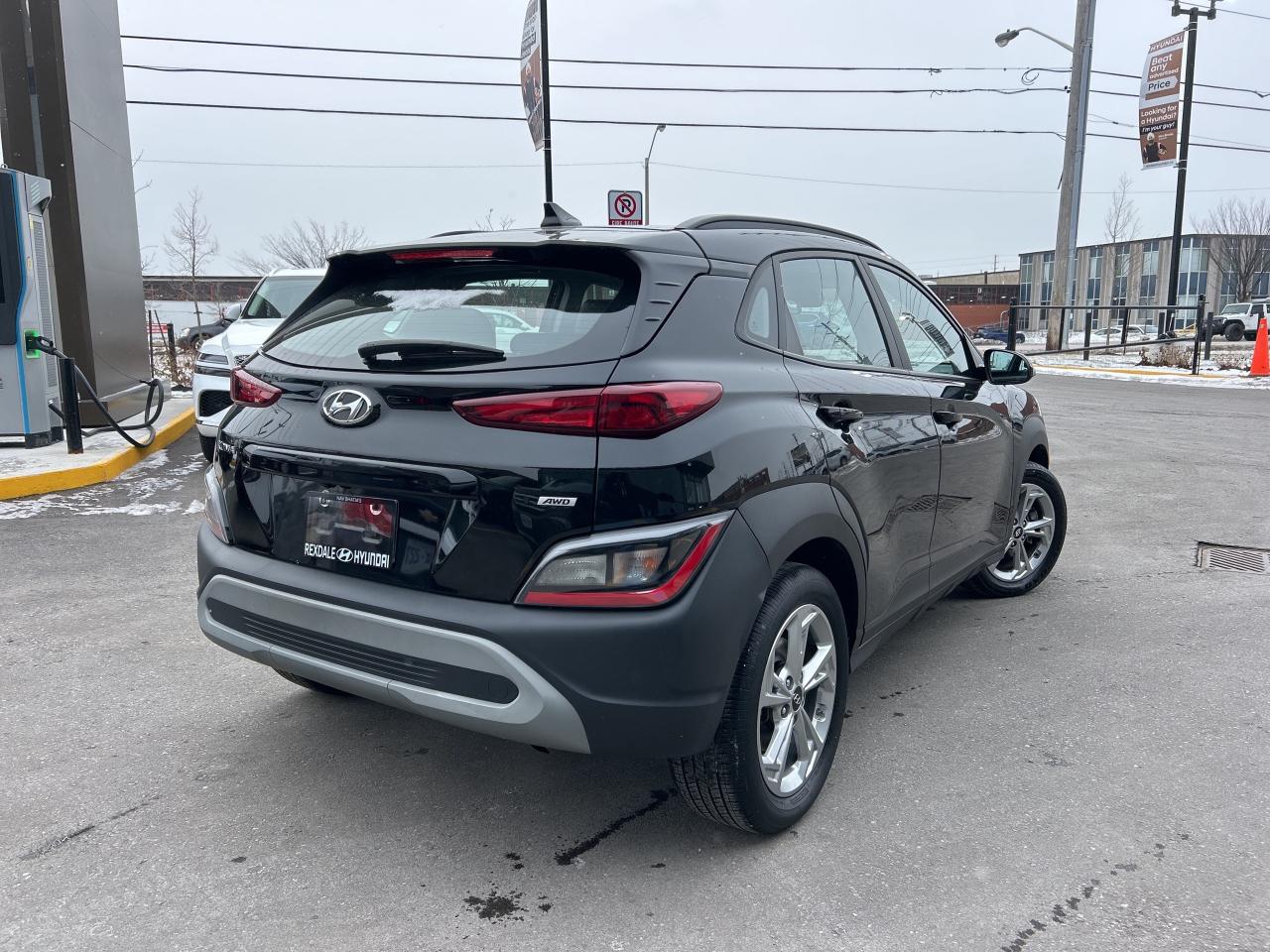 2022 Hyundai KONA Pref AWD Sun & Leather   Starting from 4.49% OAC Photo4